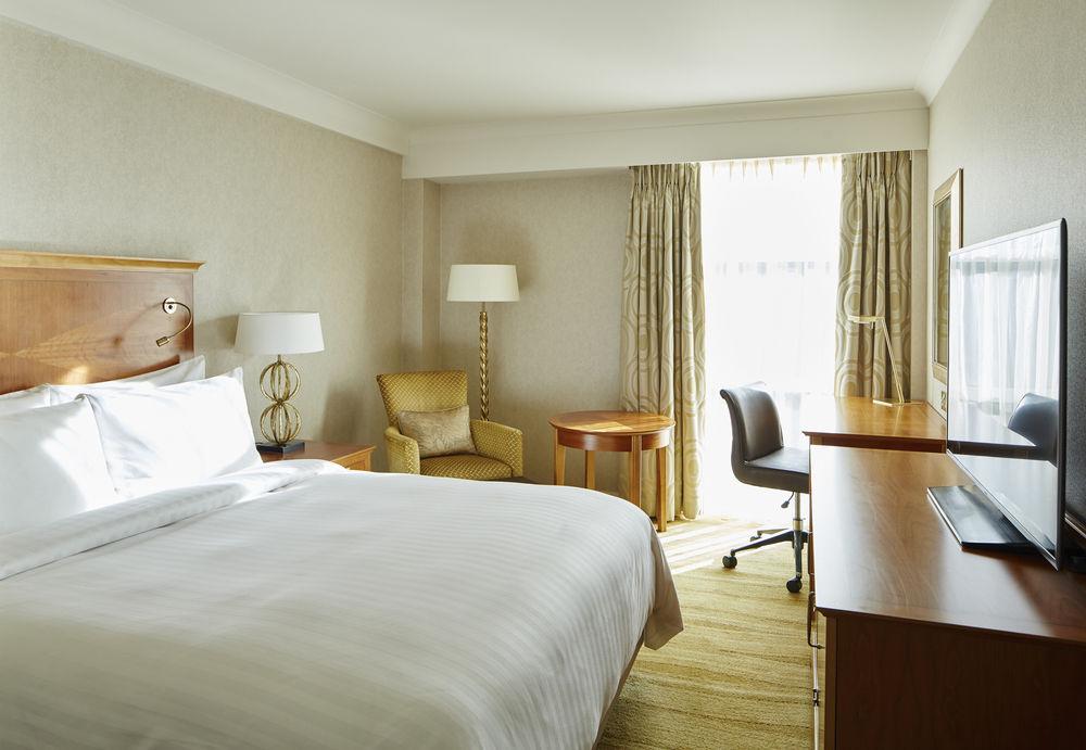 London Marriott Hotel Kensington Екстериор снимка