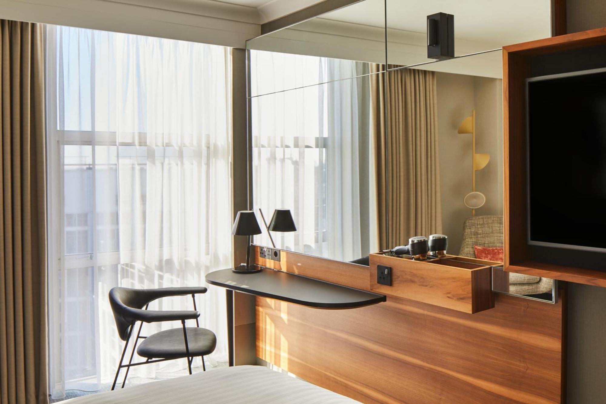 London Marriott Hotel Kensington Екстериор снимка